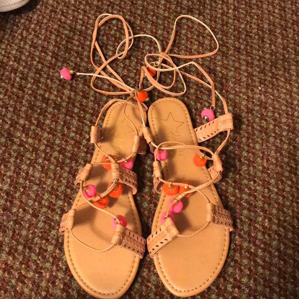 Pom-Pom sandals